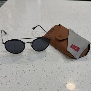 Ray-Ban Black Round Metal Sunglasses with Brown Leather Case